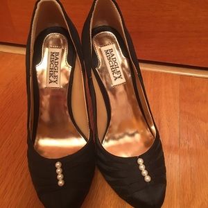 Badgley Mischa Women’s Pearls Pointed Toe Pumps